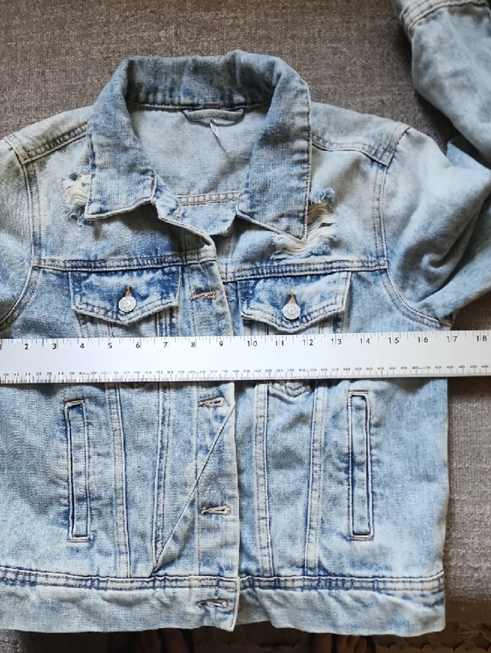 Free People Cropped Distressed Denim Jacket Light Wash Raw Hem - Picture 10 of 12